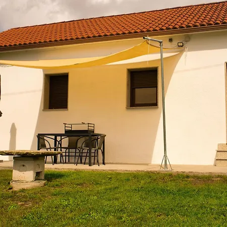 Holiday home A Revolta Boqueixon